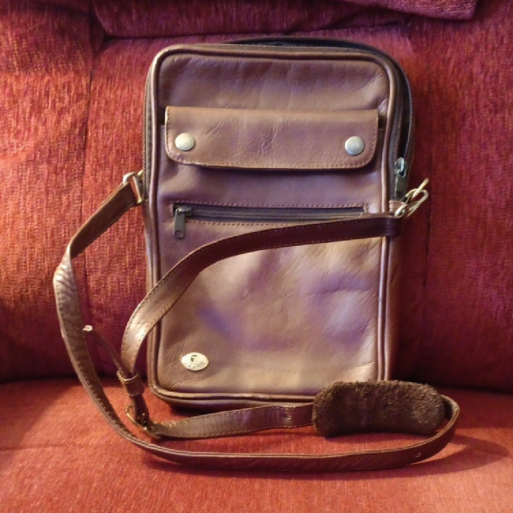 Jugar Made In Columbia Leather Mens Satchel